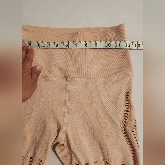 Avocado Serenity Shredded Leggings in Pale Pink Size Small - Picture 7 of 11